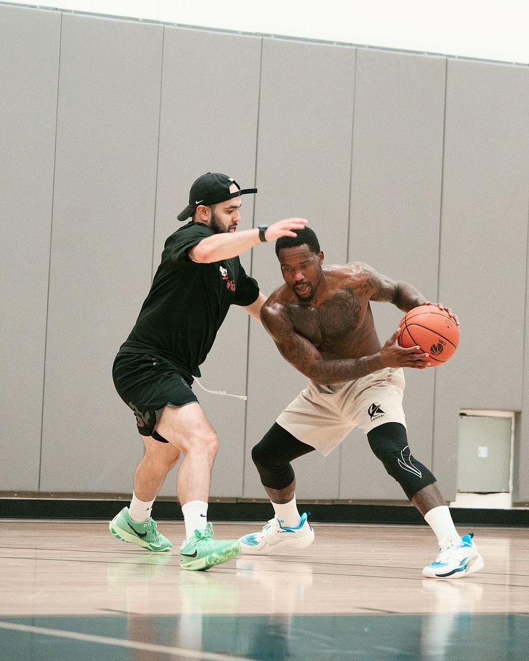 欧宝app- 2016扣篮大赛拉文vs戈登全程回放中央解说 