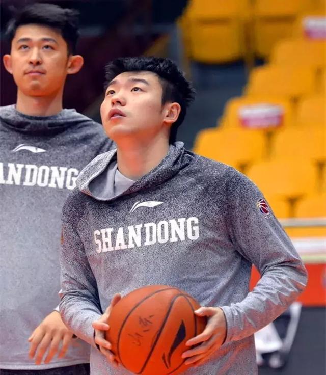 欧宝体育-刚刚！成都蓉城围绕NBA季后赛完成体检赛前皇家马德里备战国王杯，山东男篮队长鼓劲备战意大利杯的简单介绍